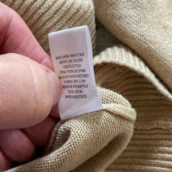 Elisabeth Williams Sweater Large Tan Acrylic - Picture 7 of 7